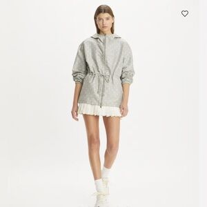Tory Burch T MONOGRAM JACQUARD ANORAK :
Gray T Monogram Small Sport